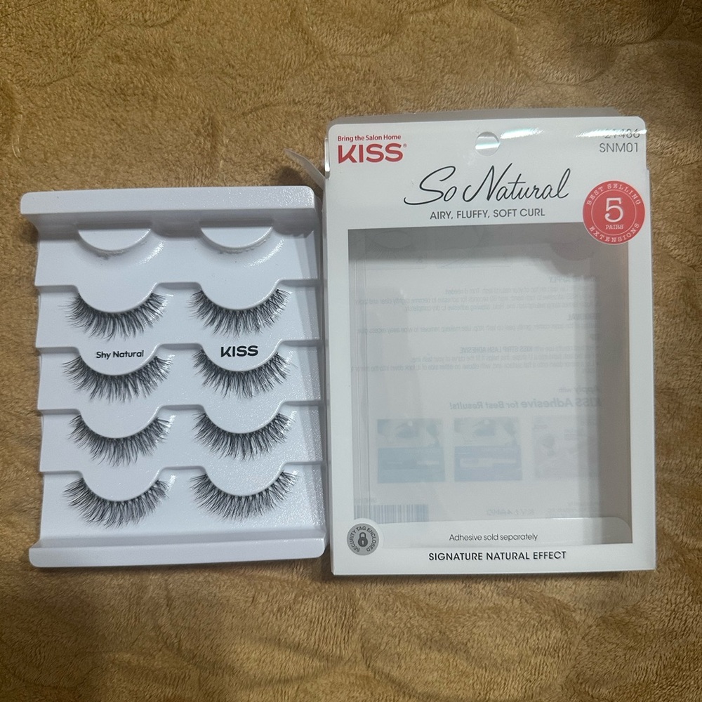 Kiss So Natural False Eyelashes - Black